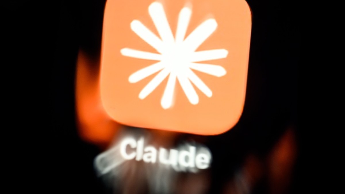 Le logo de Claude, le modèle d'Anthropic, sur fond noir