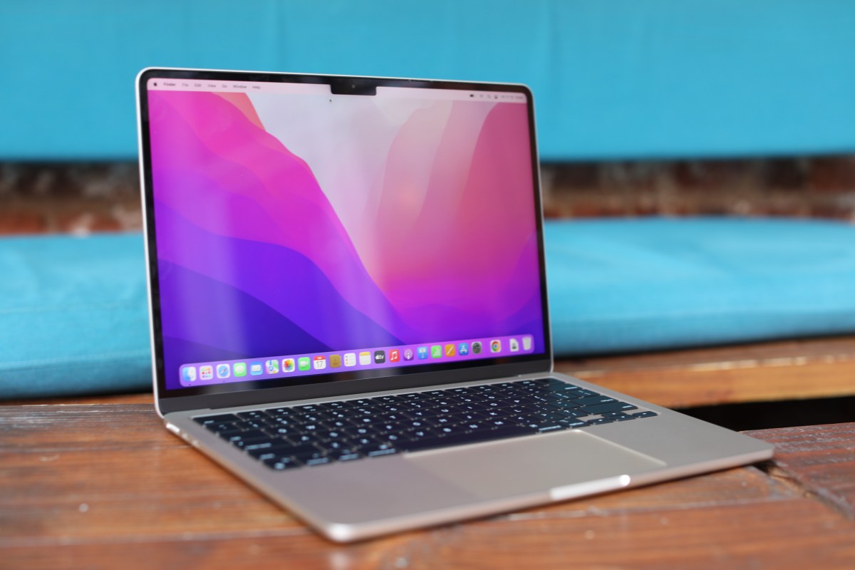 MacBook sur un bureau