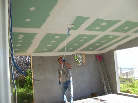 Peinture du plafond de la piscine
