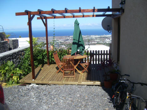 Terrasse en caillebotis et pergolas